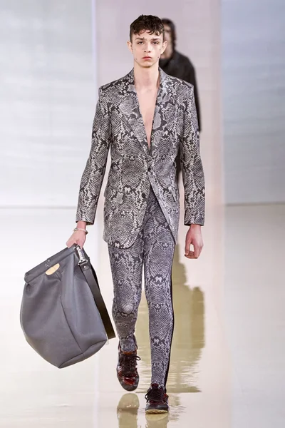 Look 8